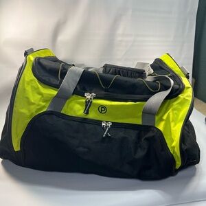 Large Duffle Sports Gym Bag 24”x12” Good Condition
